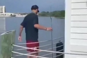 “西蒙斯夺得钓鱼冠军，要是之后再来一句我是后背，这谁受得了”